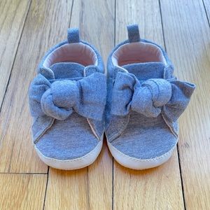 Gap soft bottom sneakers